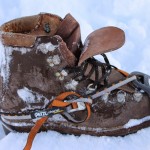 La chaussure de Sabi toujours accrochée au crampon mais ... sans son pied.